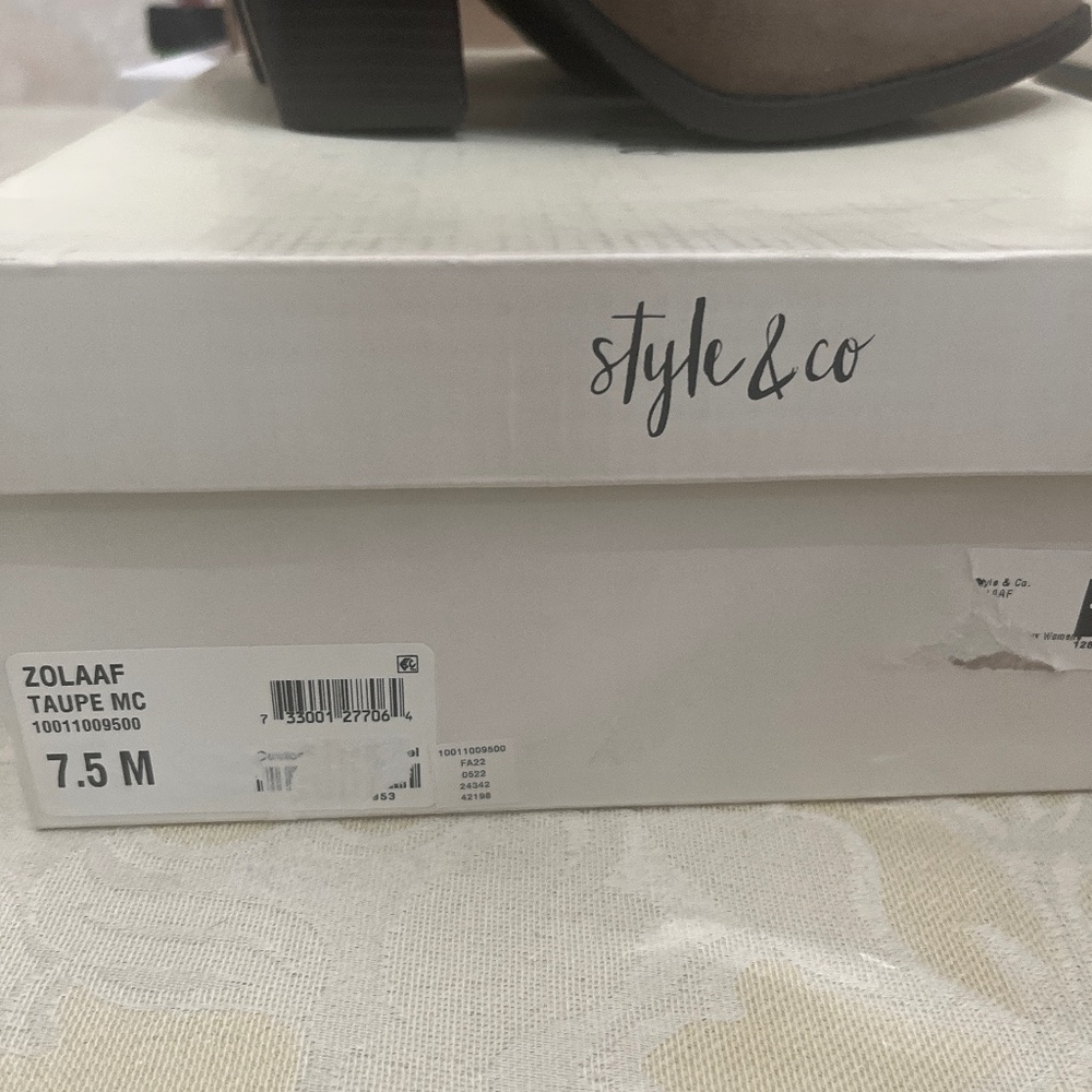 Boots - Picture 5 of 6